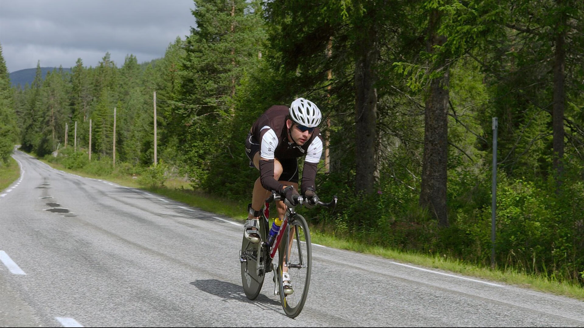 你可能没想到,世界最大室内滑雪中心竟然在广东深圳,室内滑雪场 深圳